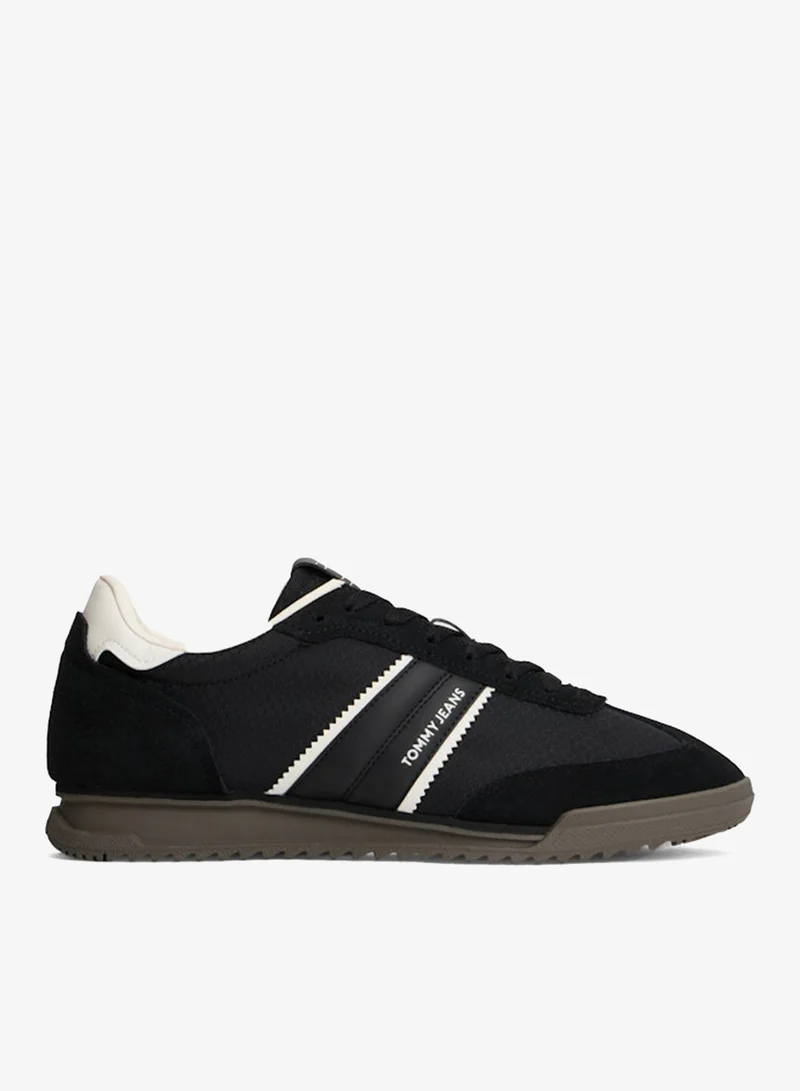 تومي جينز حذاء رياضي كلاسيكي بنسيج مختلط وحواف مسننة